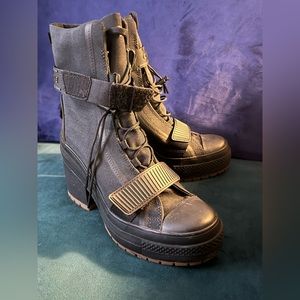 converse chuck taylor all star converse BLK high hill boot womens size 7.5